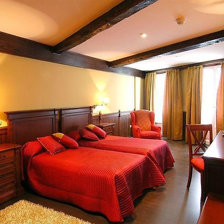 Hostal Santo Grial Santiago de Compostela Exterior foto